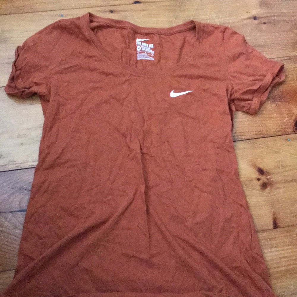 Women’s Nike shirt